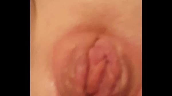 WIFES PUSSY GETTING PUMPED
