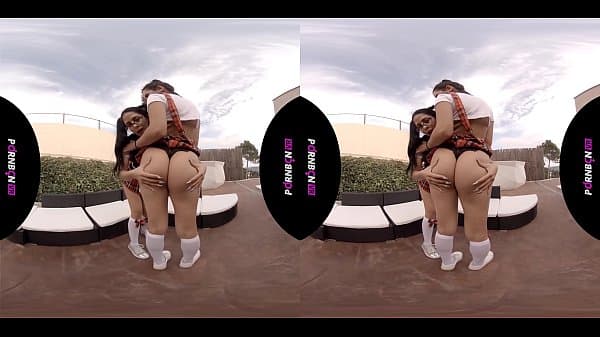 PORNBCN VR 4K | La morena cachonda Julia de Lucia follando y teniendo sexo lésbico en realidad virtual | COMPLETOS en ENLACE -->
