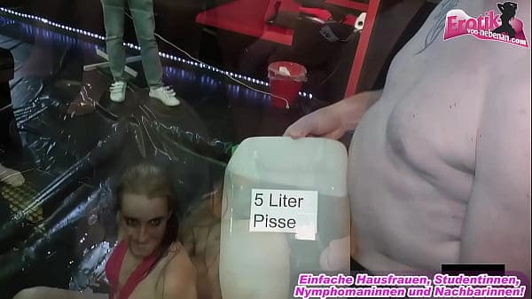 Deutsche extreme Piss Party im swinger club mit viel urin