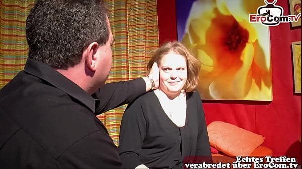 Fette deutsche Milf zum Sex überredet