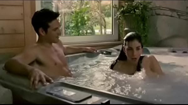 Sarah Silverman wet in Say it isn't so with Heather Graham and Eddie Cibrian