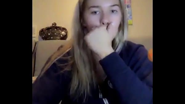 CHECK OUT THIS LIVE.ME HOE